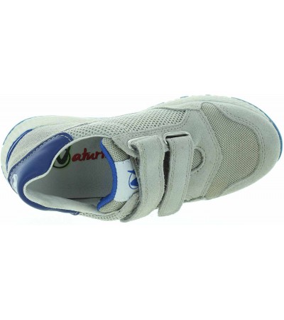 Child with arch comfort sneakers 