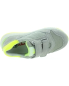 Flexible sole sneakers for children with arches 