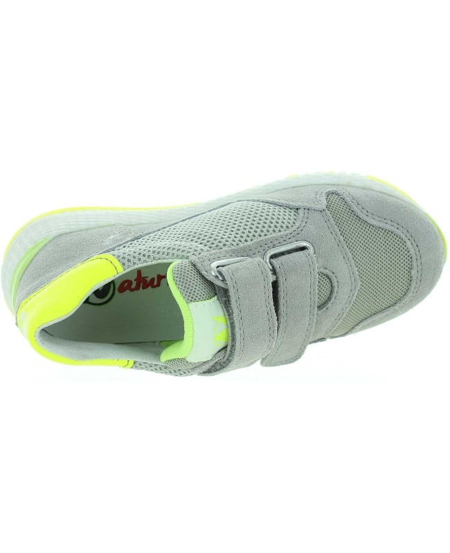 Sneakers for children with flexible soles 