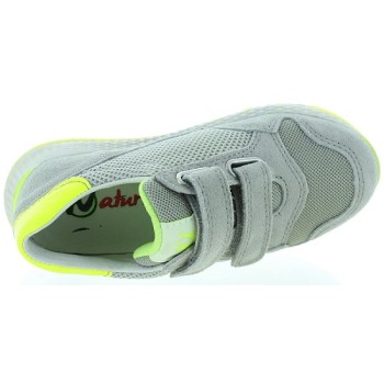 Sneakers for children with flexible soles 