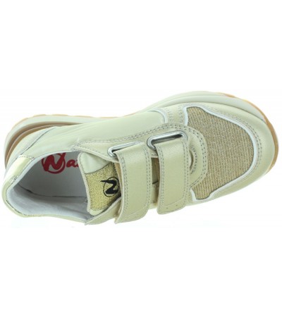 Lather sneakers for girls with heel support