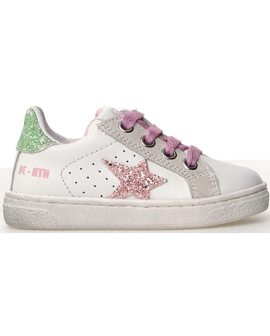 White leather sneakers for child with arches