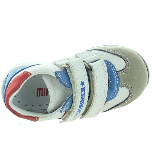 Learning to wal colorful sneakers for a baby