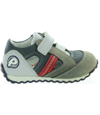 Gym shoes for a boy with arches and proper alignment