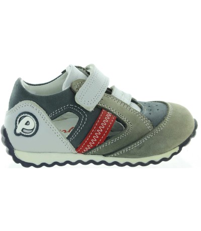 Gym shoes for a boy with arches and proper alignment