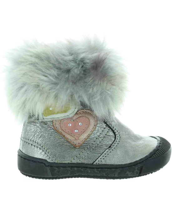 Pigeon toes best Italian silver leather boots for a toddler 