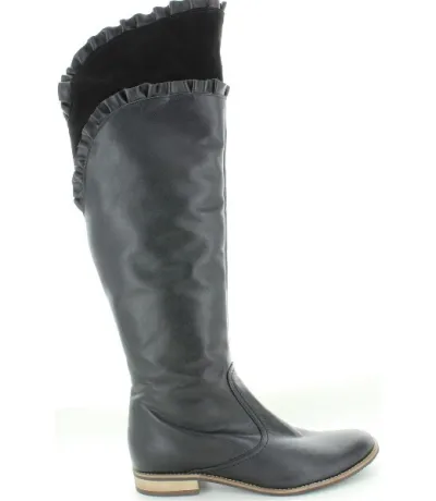 Black leather high fashion boots for ladies
