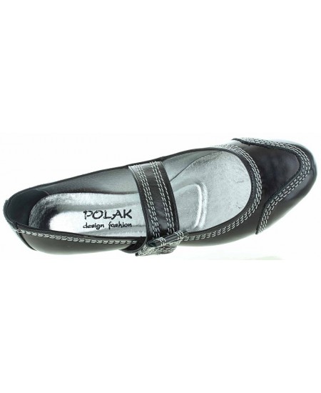 Black fashion flats with pointy toes 