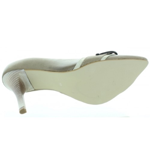 Heels for women in beige leather 