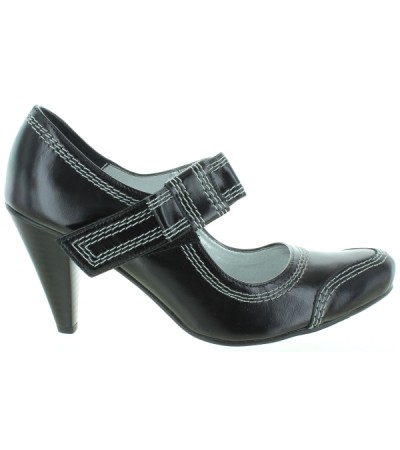 Designer women pumps in Spanish style 