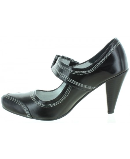 Designer women pumps in Spanish style 