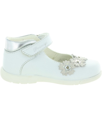 White dress shoes for a baby from Italy