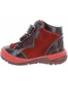 Girls wide snow boots with good support 