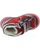 Girls wide snow boots with good support 