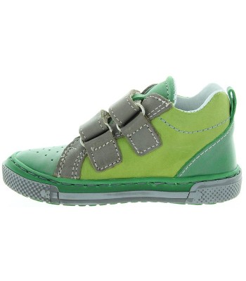 Sneakers from Europe with good arches