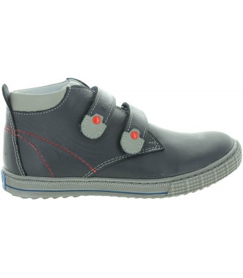 Children boots that do not smell