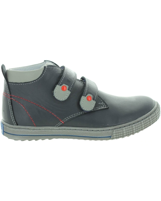 Boots for children that do not smell