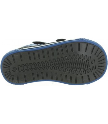 Leather sneakers for pigeon toe boy