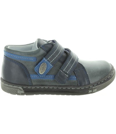 Sturdy leather ankle boots for boys 