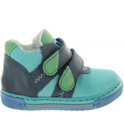 Therapeutic shoes with good arches for kids