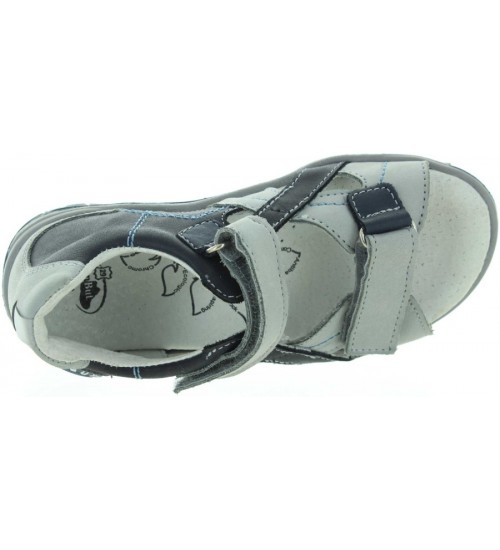 Good walking sandals for kids flat feet