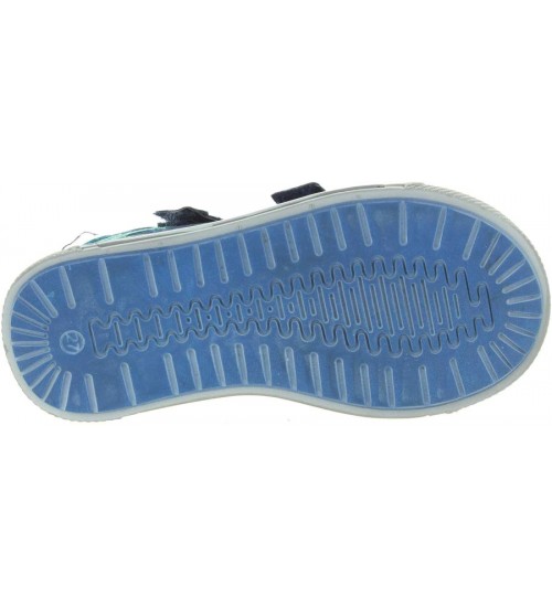 Sandals for boys with closed back