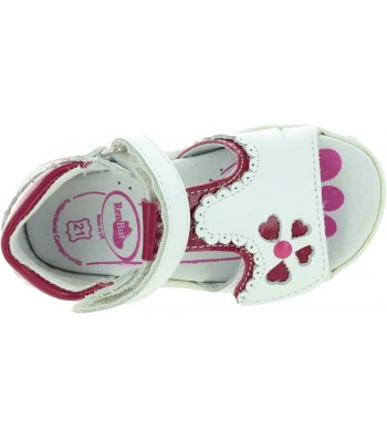 Girls walking leather sandals that are corrective