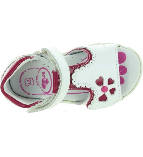 Girls walking leather sandals that are corrective