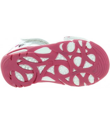 Girls walking leather sandals that are corrective