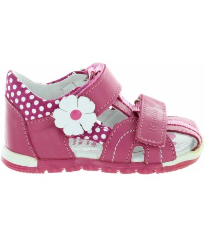 Fuschia leather sandals for a toddler girl