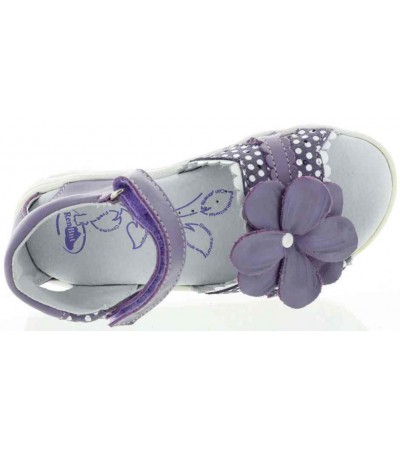 Girl with for heel pronation purple sandals