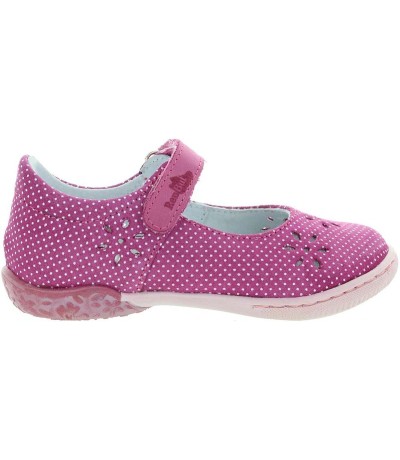 Shoes for a toddler with soft soles