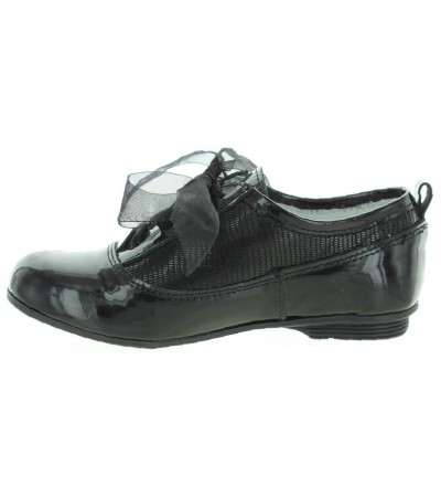 Shoes for girls in black patent leather 