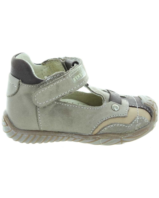 Flexible shoes for a toddler with good arch in beige
