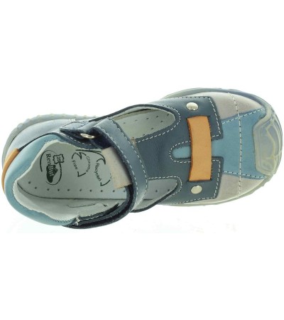 Boys with high instep wide footwear