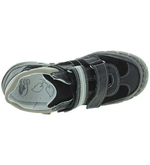Shoes with high arches healthy for boys