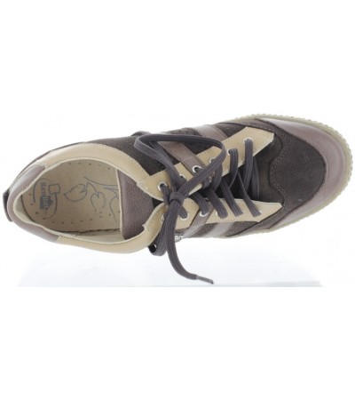 Sneakers for foot development youth