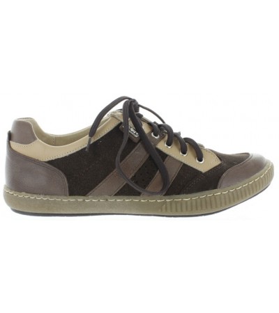 Sneakers for foot development youth