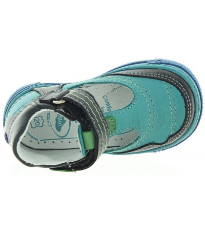 Correction shoes for baby feet turned out 