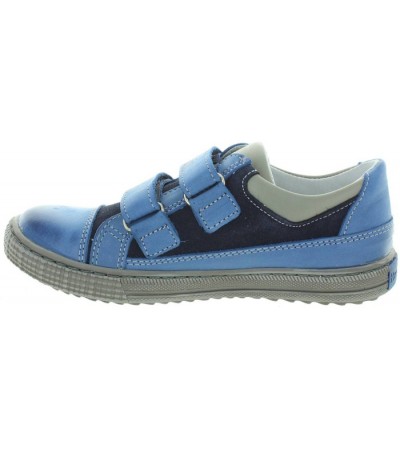 Sneakers for a boy that are wide 