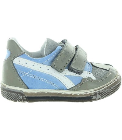 Bow leg toddler shoes for a toddler boy