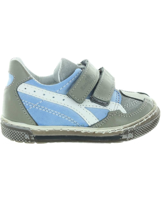 Bow leg toddler shoes for a toddler boy