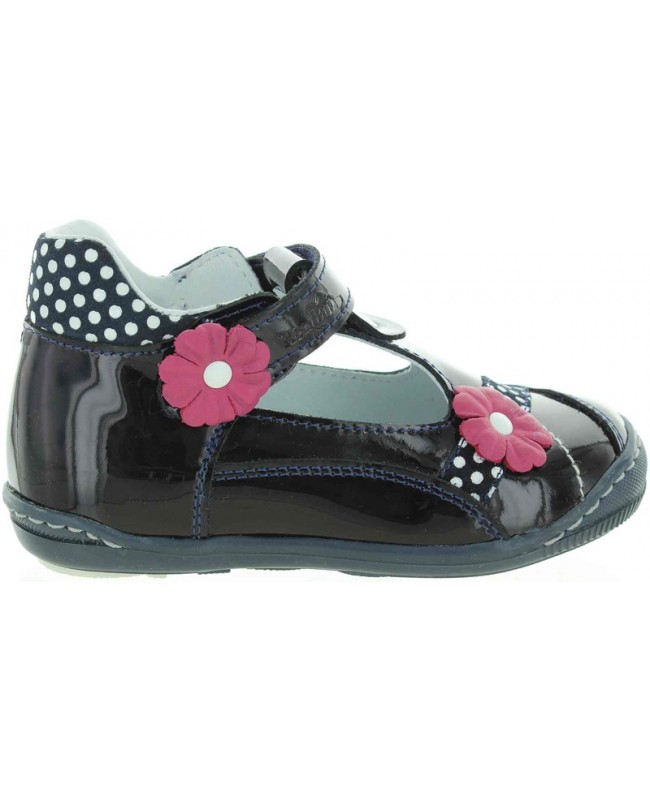 Best shoes for girls for ankle pronation