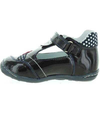 Best shoes for girls for ankle pronation