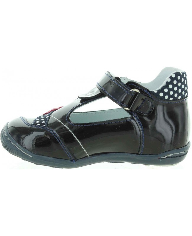 Best shoes for girls for ankle pronation