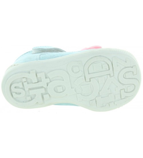 Slim width footwear for toddler girls