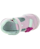 Pink leather sandals with closed toes for a toddler girls
