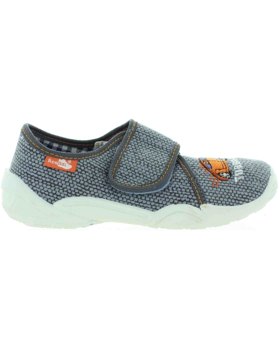 Foot forming house shoes for a boy 