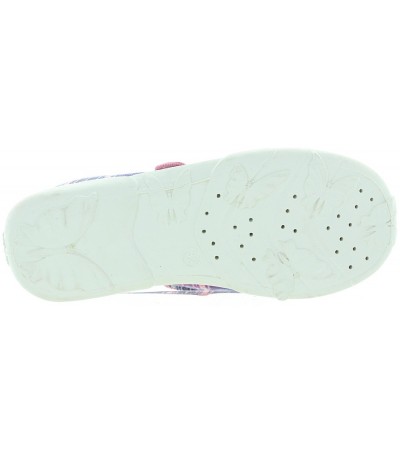 House shoes for child with slim feet