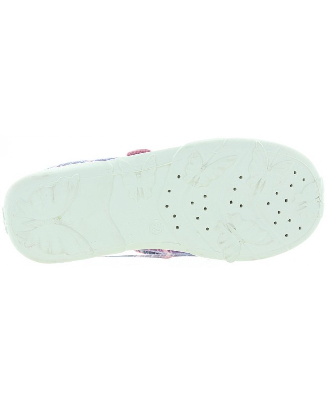 House shoes for child with slim feet